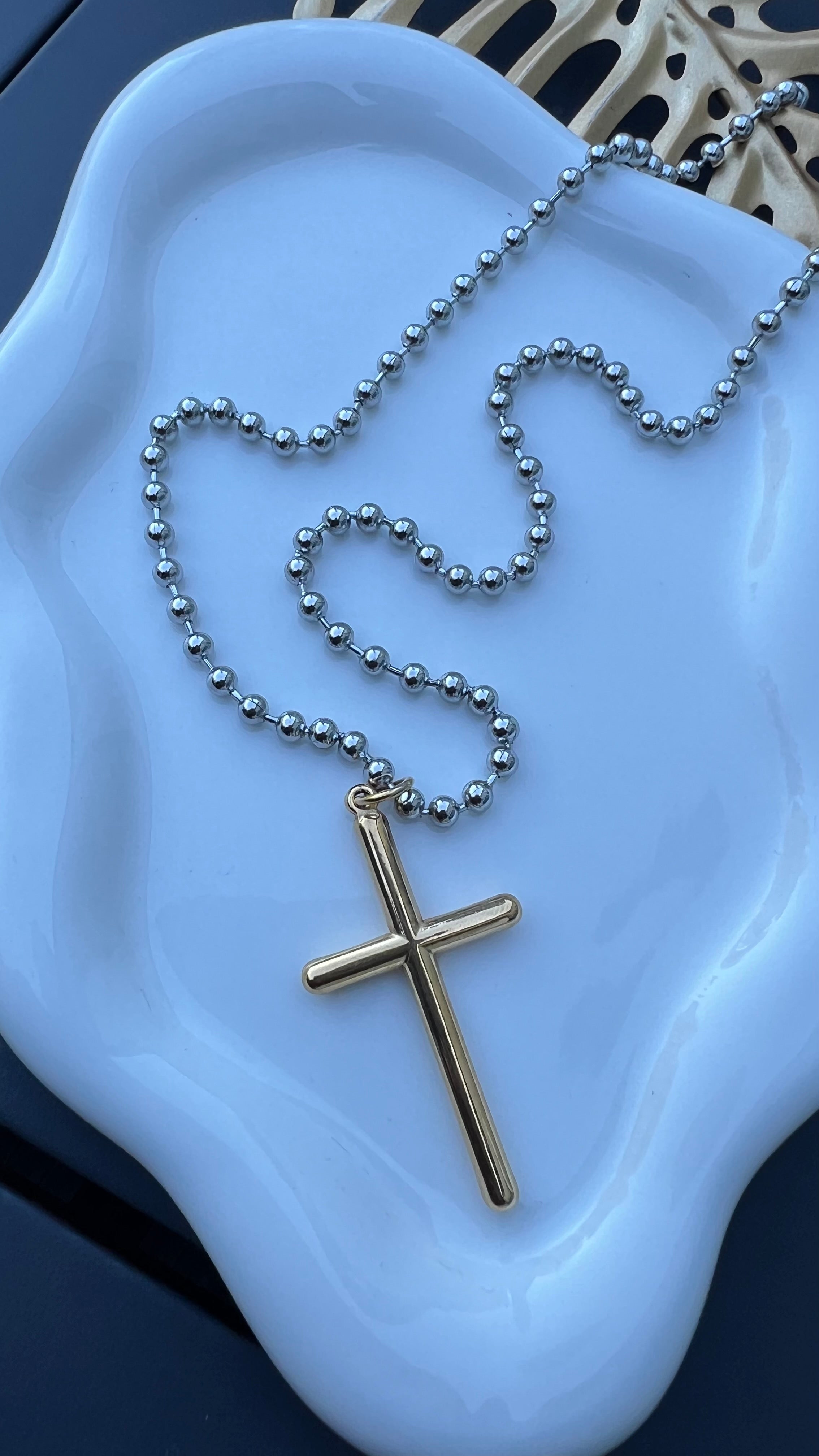 Necklace long cross